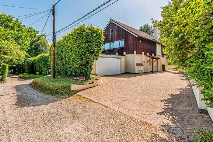 4 Bedroom Detached House For Sale In Hedge End, Southampton, SO30