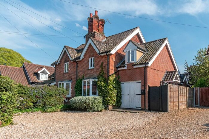 3 Bedroom Semi-Detached House For Sale In High Street, Tittleshall, PE32