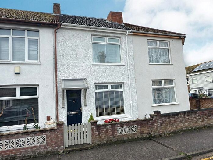 3 Bedroom Terraced House For Sale In Norwich Road, Lowestoft, Suffolk, NR32