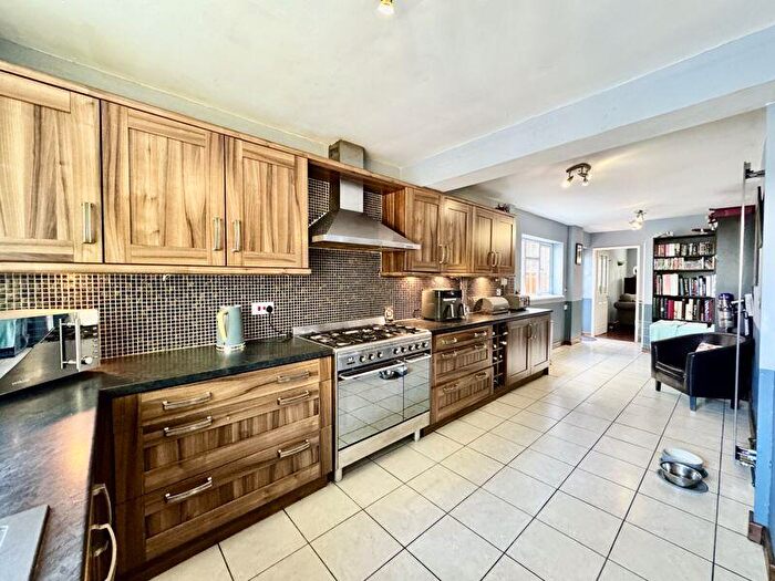 4 Bedroom Detached House For Sale In Walmley Road, Sutton Coldfield, B76