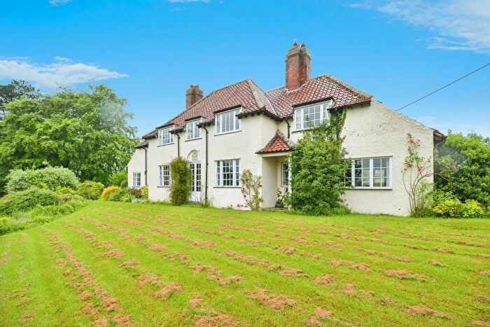 4 Bedroom Detached House For Sale In East Rounton, Northallerton, North Yorkshire, DL6