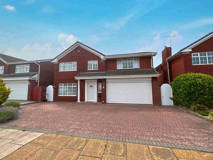 4 Bedroom Detached House For Sale In Brinklow Close, Southport, PR8