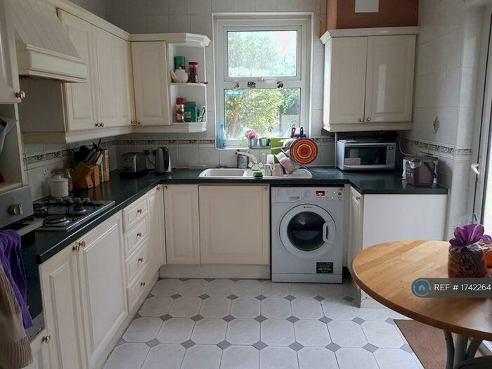 3 Bedroom Terraced House To Rent In Morrison Avenue, London, N17