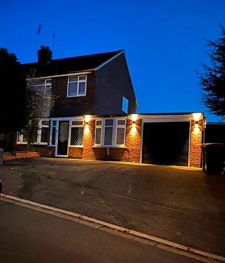4 Bedroom Semi Detached House To Rent In Guilsborough Road, Binley, Coventry, CV3