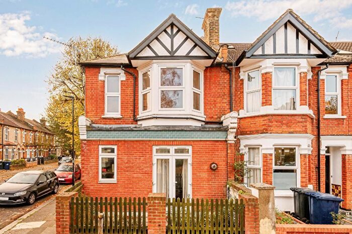 3 Bedroom Flat To Rent In Seaford Road, Ealing, London, W13