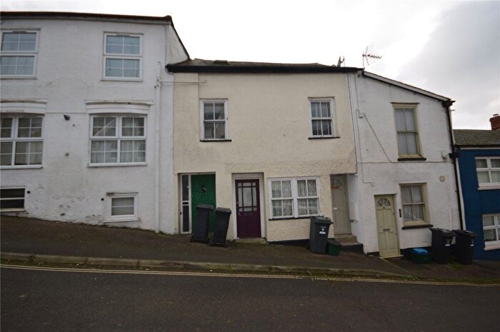 2 Bedroom Flat To Rent In Castle Hill, Axminster, Devon, EX13
