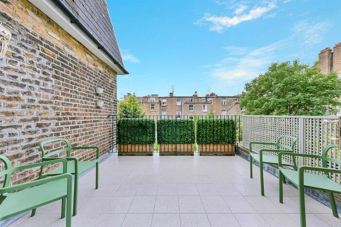 4 Bedroom Maisonette To Rent In Edith Grove, London, SW10