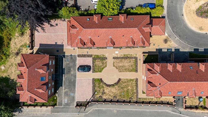 2 Bedroom Flat For Sale In Seymour Mews, Petworth, GU28