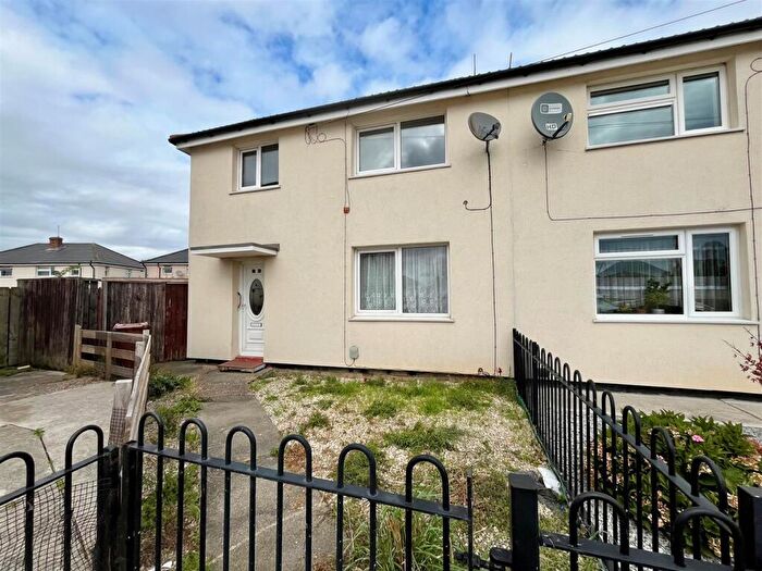 3 Bedroom Semi-Detached House For Sale In Clare Grove, Hull, HU9