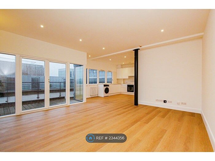 2 Bedroom Flat To Rent In Florfield Rd, London, E8