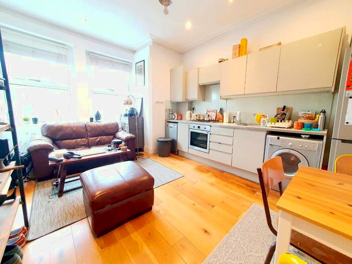 2 Bedroom Flat To Rent In Uplands Road, Crouch End, N8