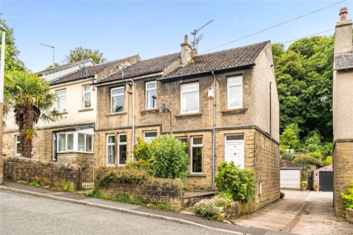 2 Bedroom End Of Terrace House For Sale In Upper Clough, Linthwaite, Huddersfield, West Yorkshire, HD7