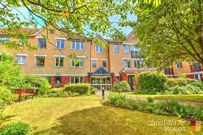 2 Bedroom Flat To Rent In Edwards Court, Turners Hill, Waltham Cross, Hertfordshire, EN8