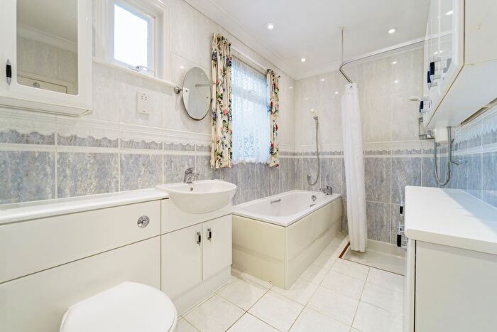 3 Bedroom Detached Bungalow For Sale In Princes Road, Ashford, TW15