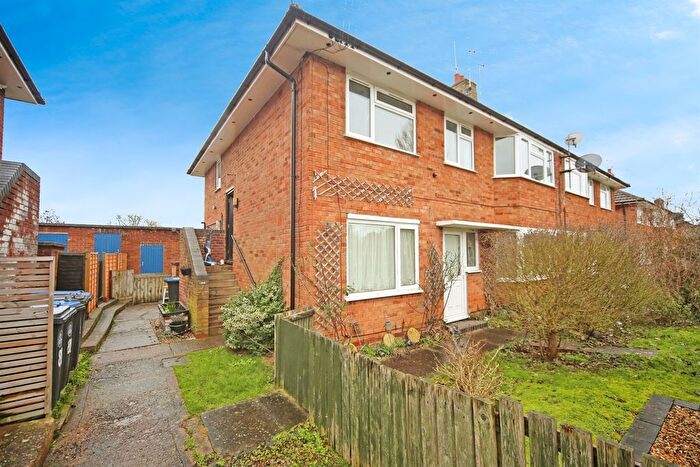2 Bedroom Maisonette For Sale In West Green Drive, Stratford-Upon-Avon, CV37