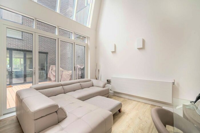 1 Bedroom Property To Rent In Keirin Road, Stratford, London, E20