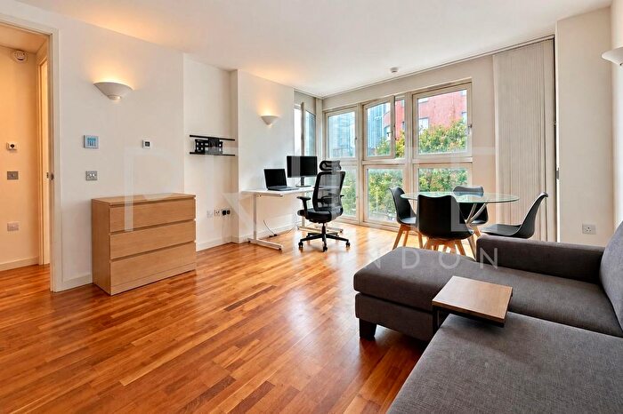 1 Bedroom Flat For Sale In New Providence Wharf, Fairmont Avenue, Docklands, E14