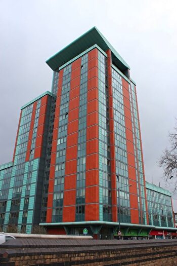 2 Bedroom Flat To Rent In Poplar, E14