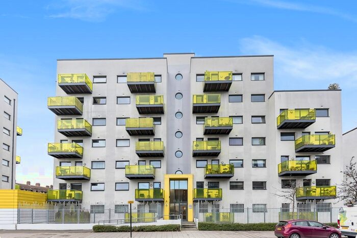 2 Bedroom Flat To Rent In Coldharbour Lane, London, SE5