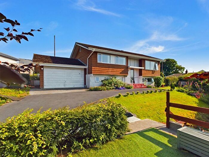 6 Bedroom Detached House For Sale In Heol Blaengwastod, Llangunnor, Carmarthen, SA31