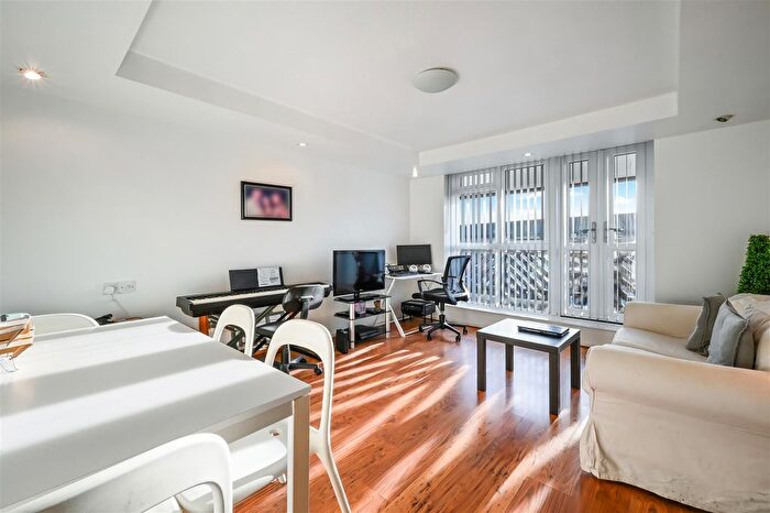 1 Bedroom Flat To Rent In Derwent Road, London, SW20