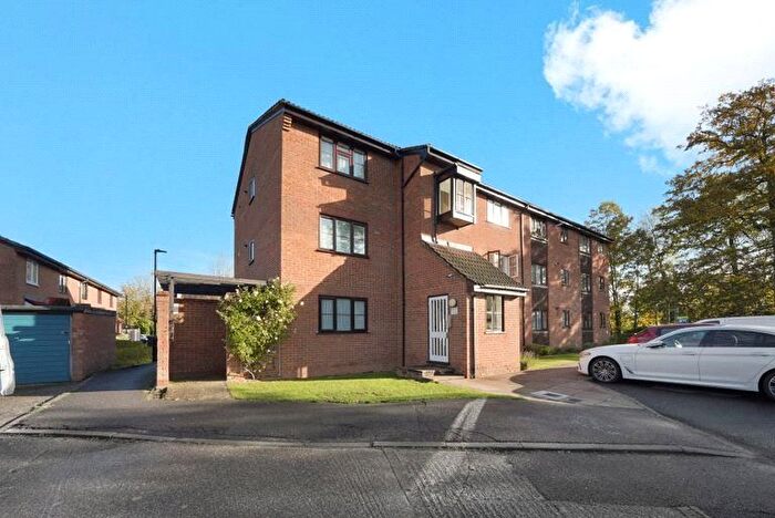 2 Bedroom Flat To Rent In Firbank Close, Enfield, Middlesex, EN2