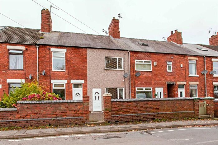 3 Bedroom Terraced House For Sale In Ringer Lane, Clowne, S43