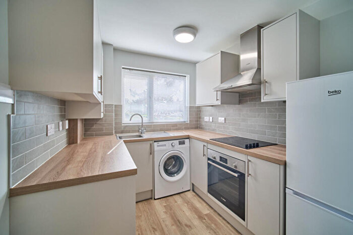 1 Bedroom Apartment For Sale In Lonsdale Road, Stevenage, SG1