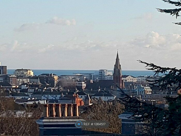 2 Bedroom Flat To Rent In The Fieldings, Eastbourne, BN21