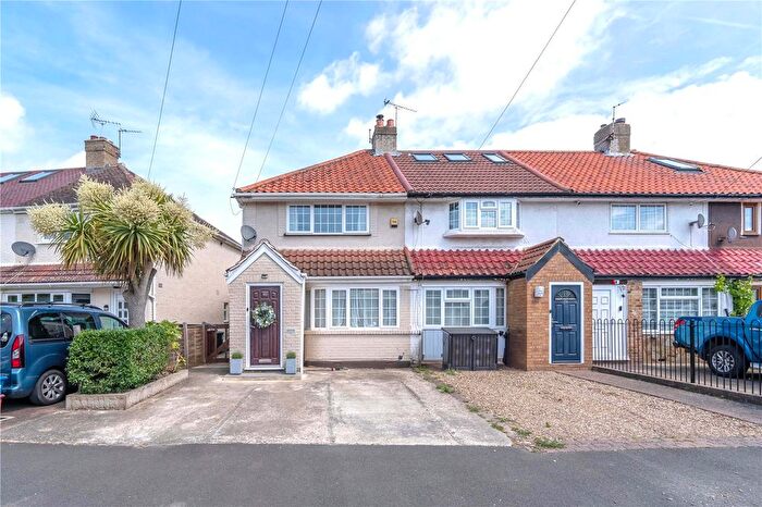 3 Bedroom End Of Terrace House For Sale In The Alders, Hanworth, TW13