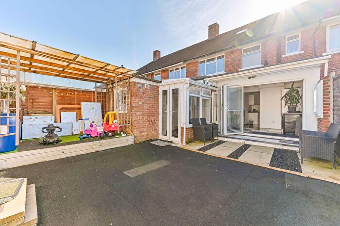 4 Bedroom End Terrace House For Sale In Jonson Close, Mitcham, CR4