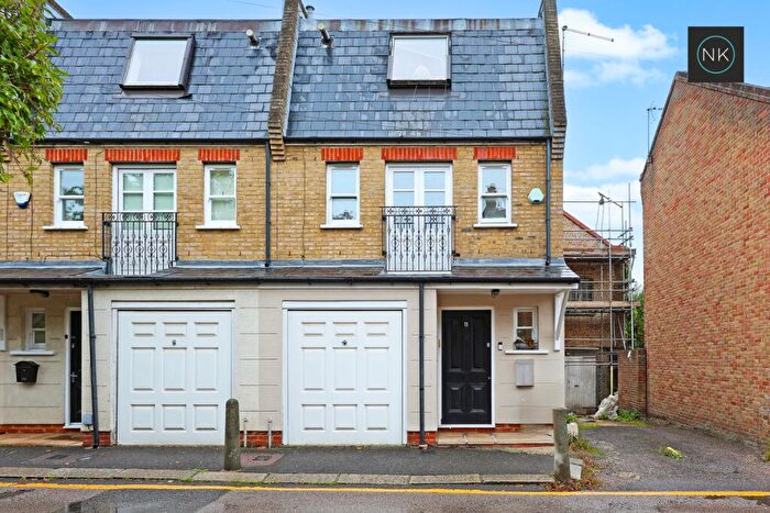 3 Bedroom Town House For Sale In The Square, Woodford Green, Essex, IG8