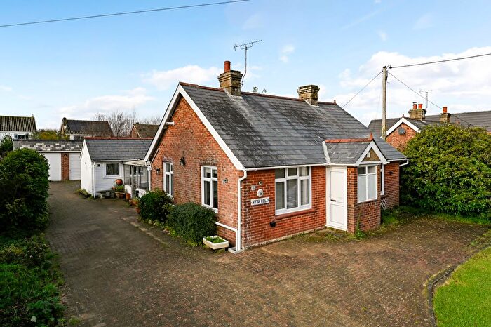 3 Bedroom Detached Bungalow For Sale In Canterbury Road, Brabourne, TN25