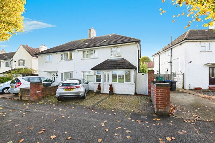 3 Bedroom Semi Detached House For Sale In Cooper Road, Croydon, CR0