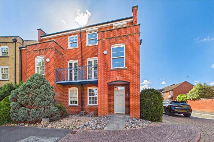 3 Bedroom Semi Detached House For Sale In Rockbourne Road, Sherfield-on-Loddon, Hook, Hampshire, RG27