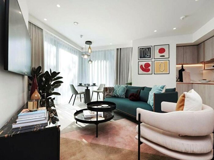 Flat For Sale In Aspen, Canary Wharf, E14
