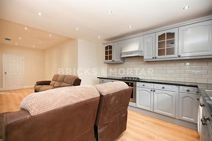 2 Bedroom Flat To Rent In Stratford Road, Heaton, Newcastle Upon Tyne, NE6