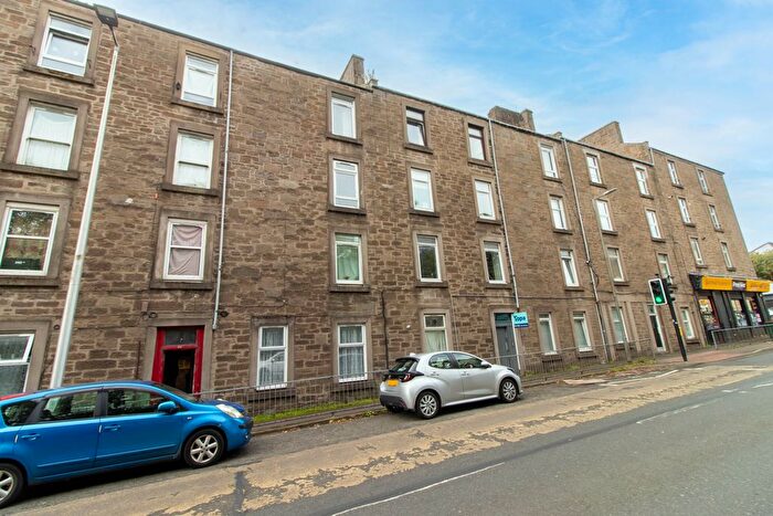 2 Bedroom Flat For Sale In Dens Road, Dundee, DD3