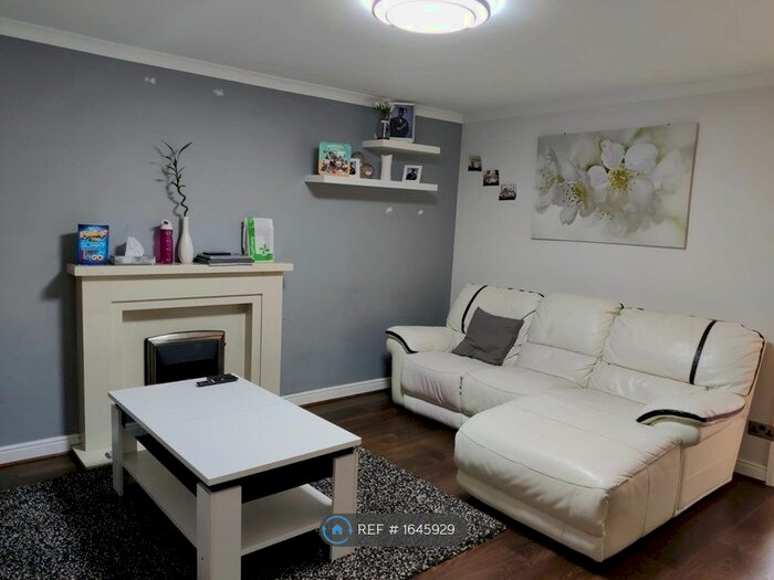 3 Bedroom Detached House To Rent In Haywoods Farm, West Bromwich, B71