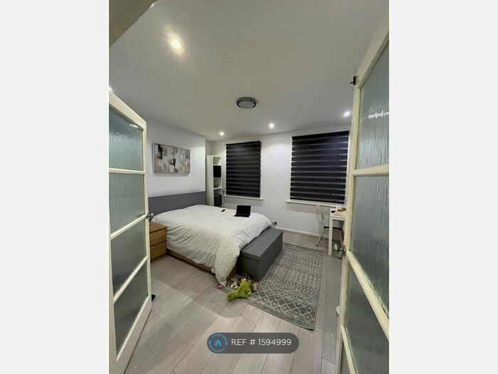 Studio To Rent In Old Street, London, EC1V