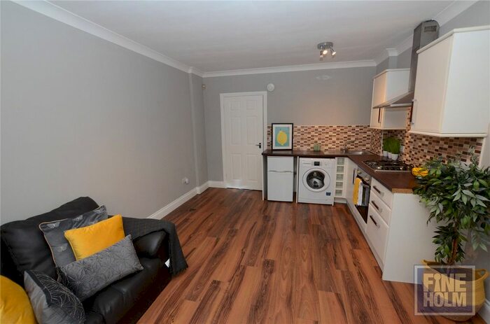 1 Bedroom Flat To Rent In Sword Street, Glasgow, G31