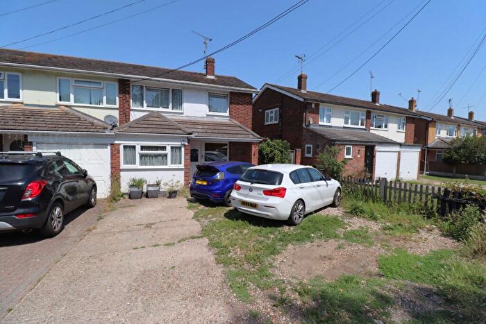 4 Bedroom Semi-Detached House For Sale In Lower Road, Hullbridge, Hockley, SS5