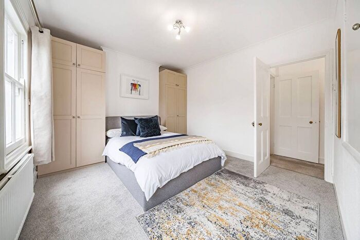 2 Bedroom End Of Terrace House For Sale In Hardy Road, South Wimbledon, London, SW19