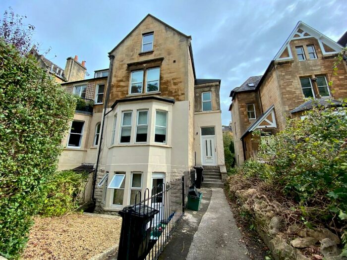 4 Bedroom House To Rent In Prior Park Road, BA2