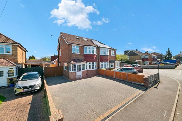 4 Bedroom Semi Detached House For Sale In Southville Road, Bedfont, Feltham, TW14