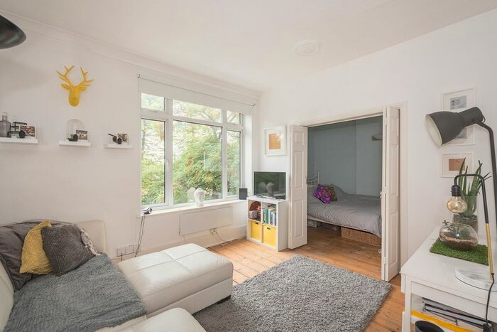 1 Bedroom Flat To Rent In Larkhall Rise, London, SW4