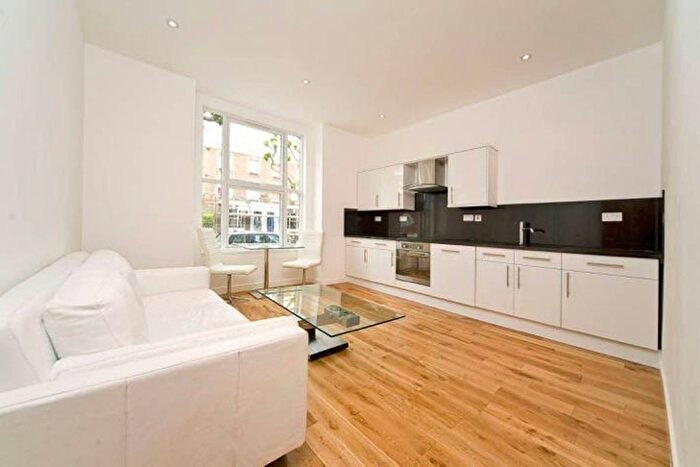 2 Bedroom Flat To Rent In Loftus Road, Shepherd's Bush, London, W12