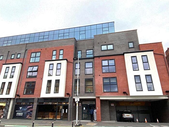 3 Bedroom Apartment To Rent In San Court, - Wilmslow Road, Rusholme, Manchester, M14