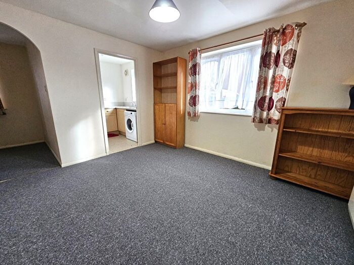 1 Bedroom Flat To Rent In Brindley Close, Wembley, HA0