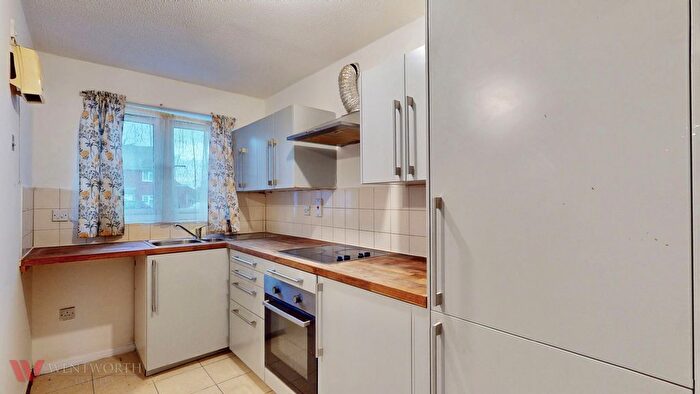 2 Bedroom End Terrace House For Sale In Burdetts Road, Dagenham, RM9